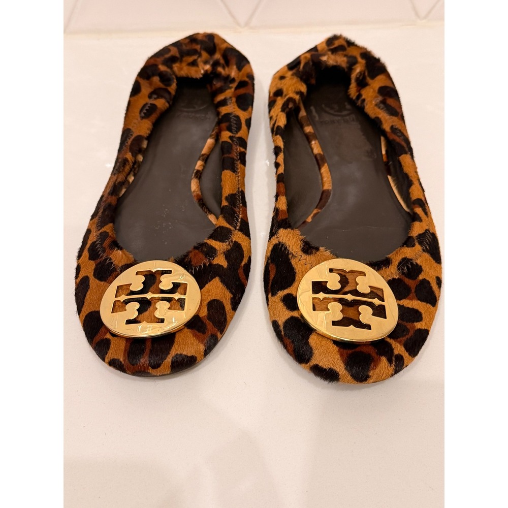 Tory Burch Reva Leopard Print Calf Hair Ballet Flats Gold Logo Medallion 7.5i